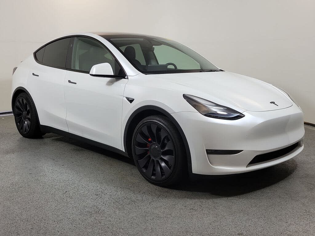 2024 TESLA Model Y