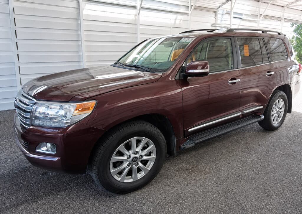 2016 TOYOTA Land Cruiser