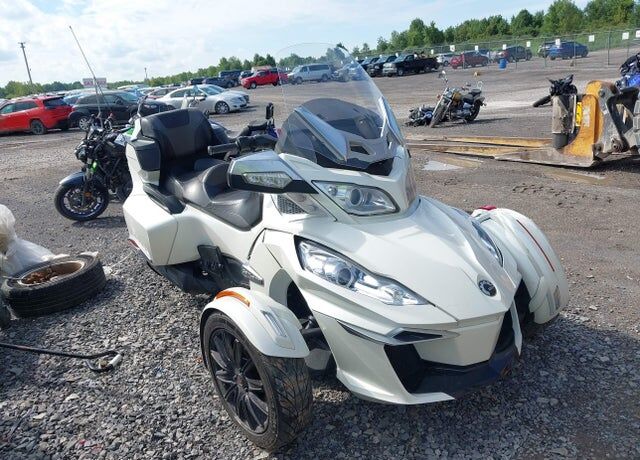 2015 SPYDER RT
