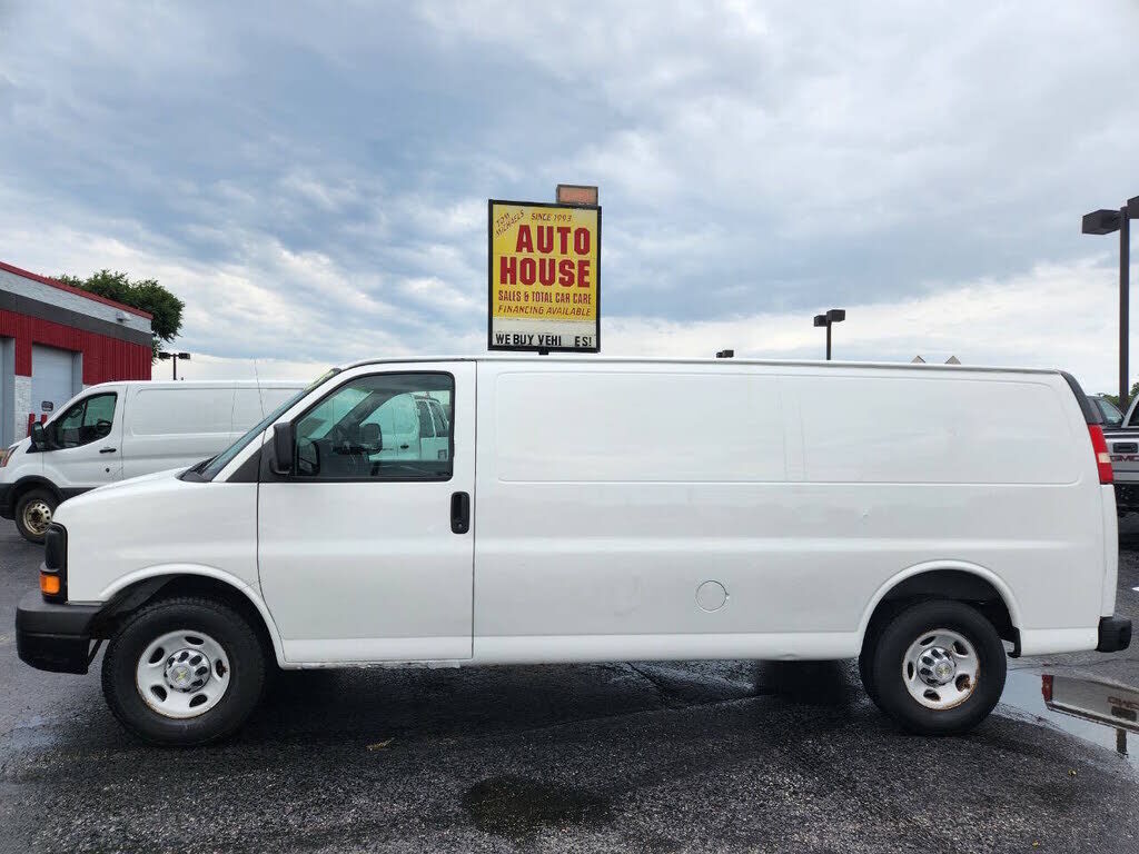 2011 CHEVROLET Express
