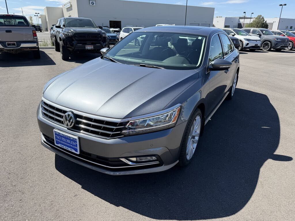 2018 VOLKSWAGEN Passat