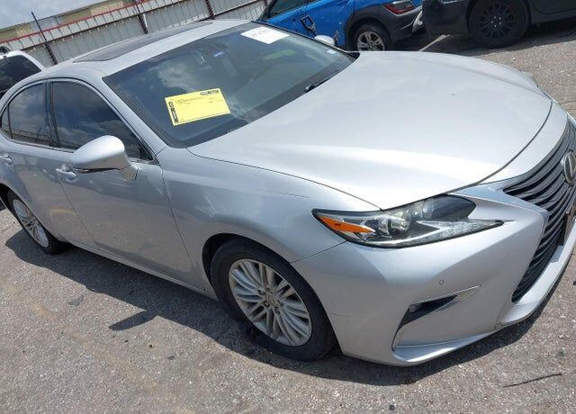2016 LEXUS ES