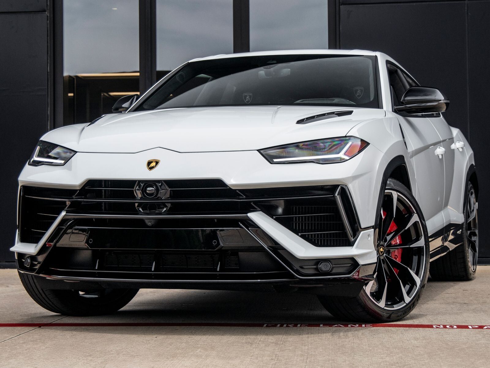 2024 LAMBORGHINI URUS