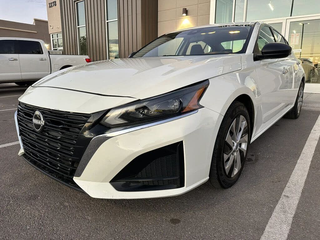2024 NISSAN Altima