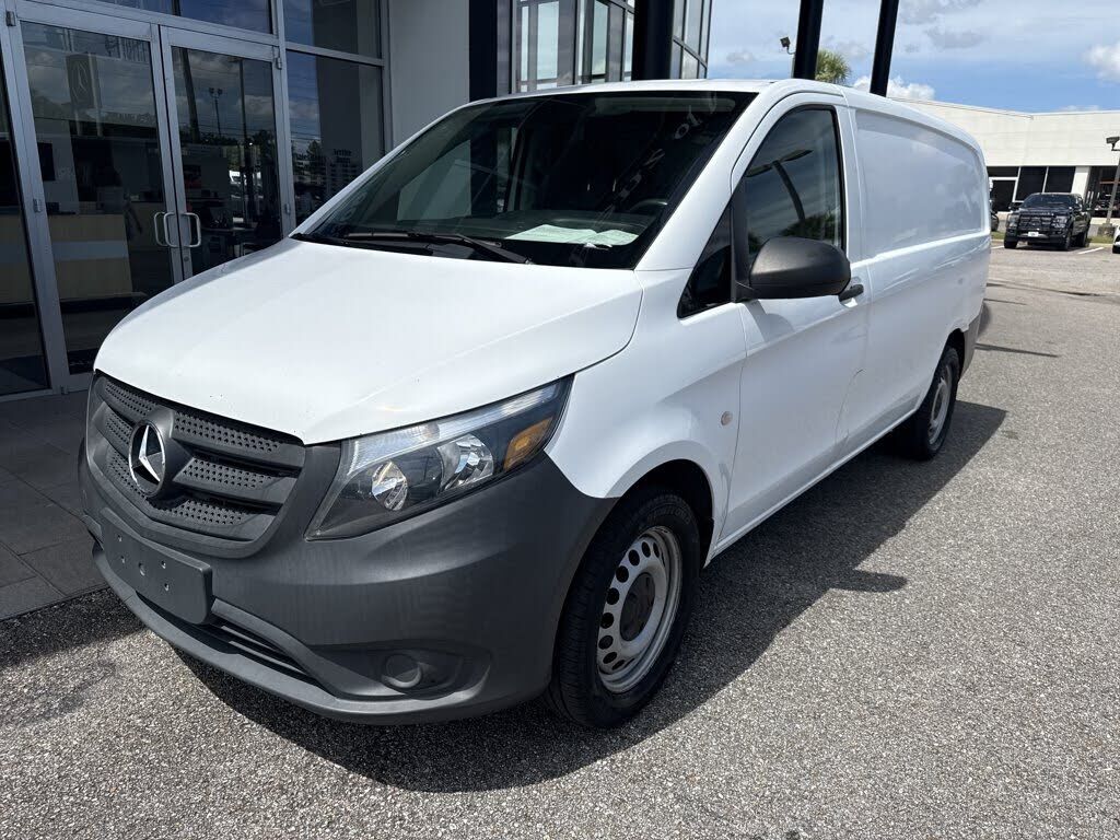 2019 MERCEDES-BENZ METRIS