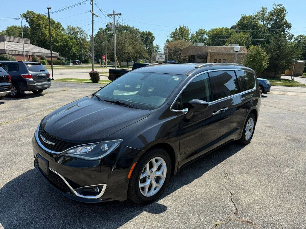 2017 CHRYSLER Pacifica