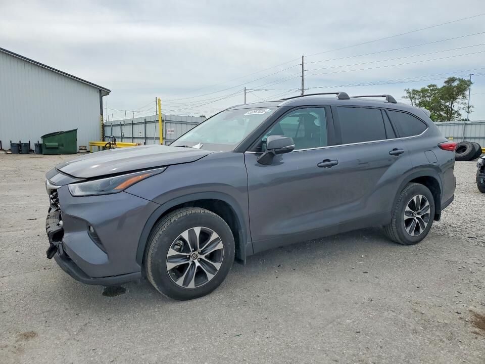 2022 TOYOTA Highlander