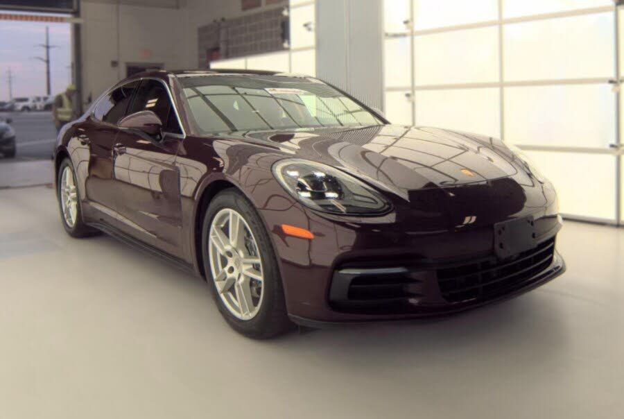 2018 PORSCHE Panamera