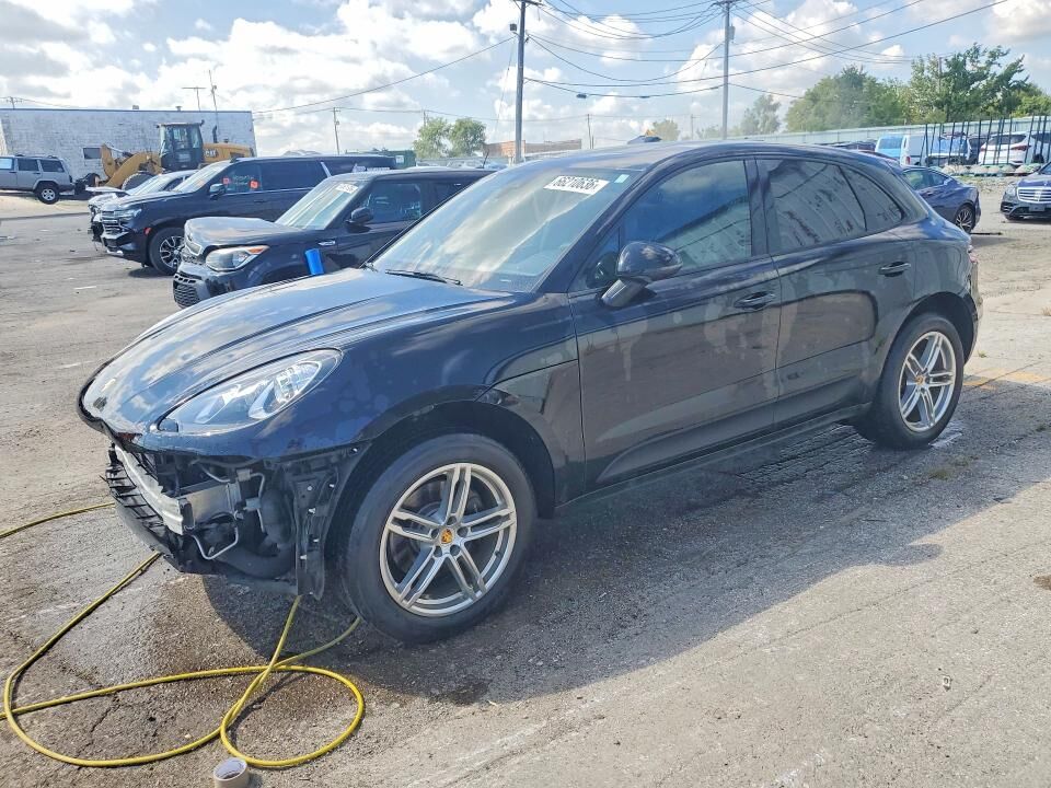 2017 PORSCHE Macan