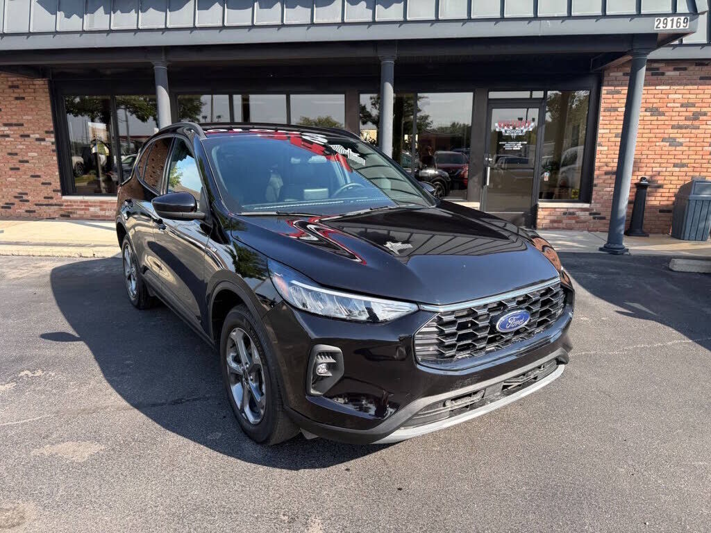 2025 FORD Escape