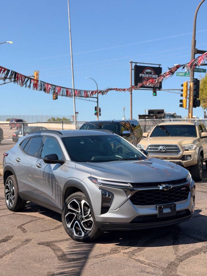 2025 CHEVROLET Trax