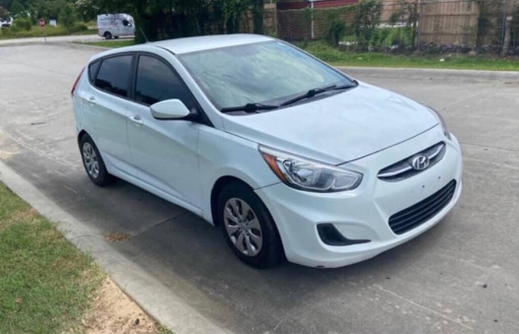 2017 HYUNDAI Accent