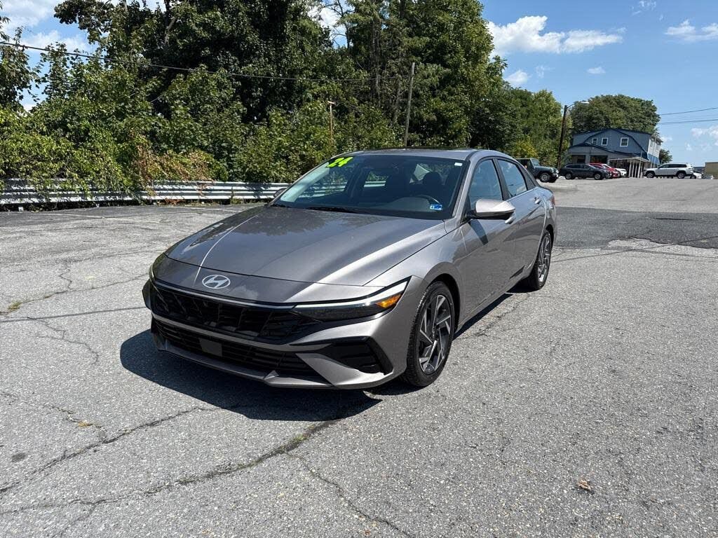 2024 HYUNDAI Elantra