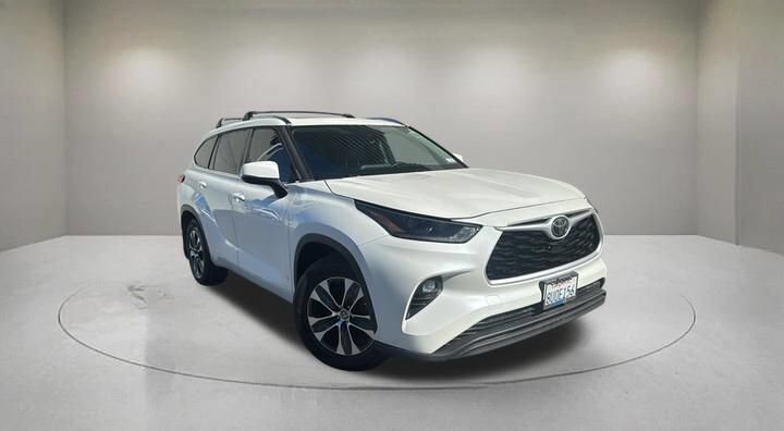 2021 TOYOTA Highlander