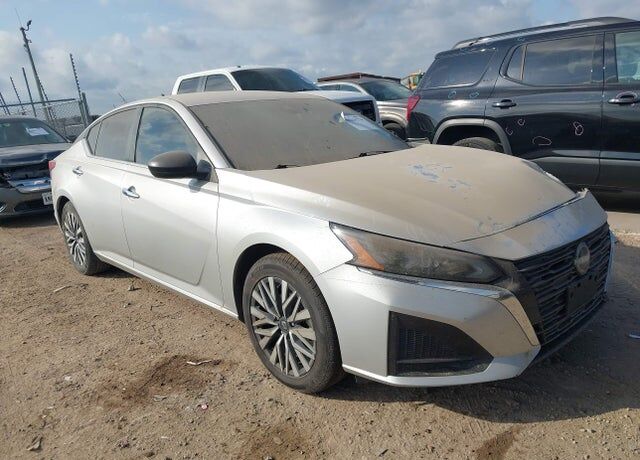 2024 NISSAN Altima