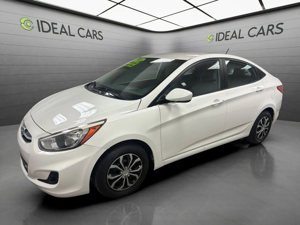 2016 HYUNDAI Accent