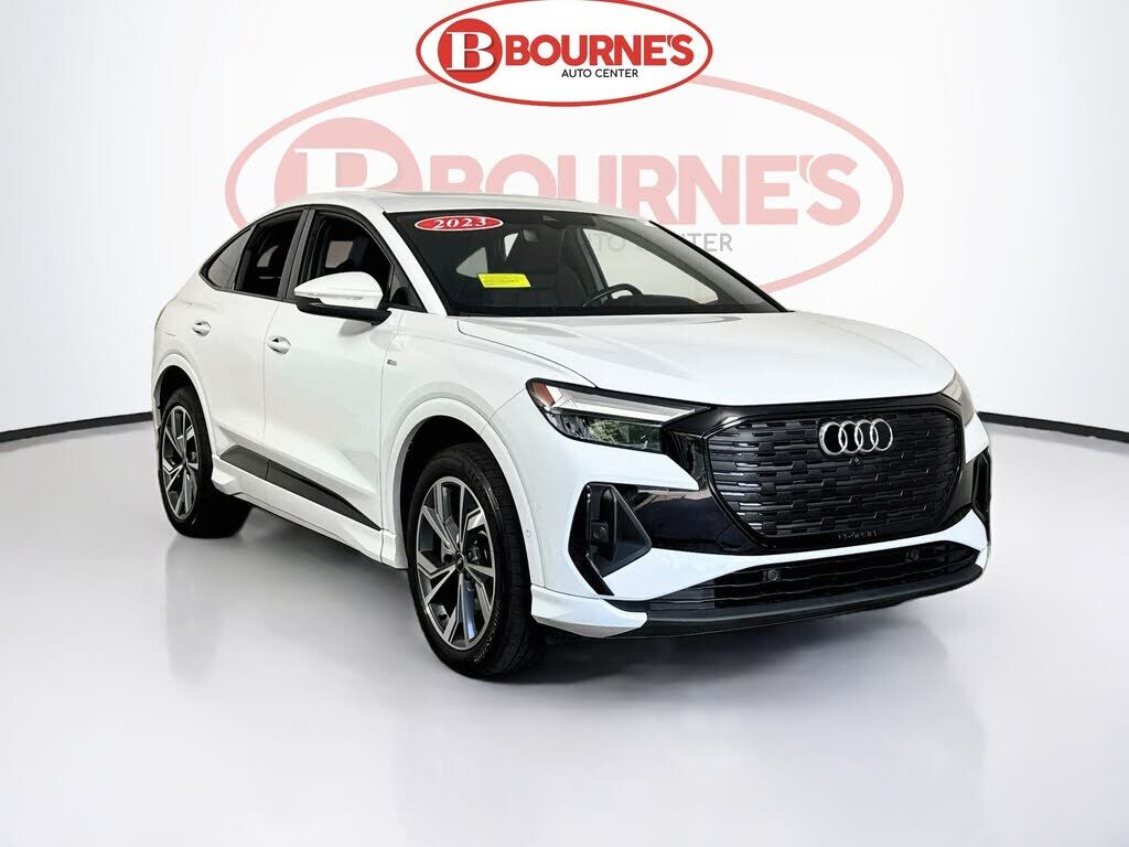 2023 AUDI Q4