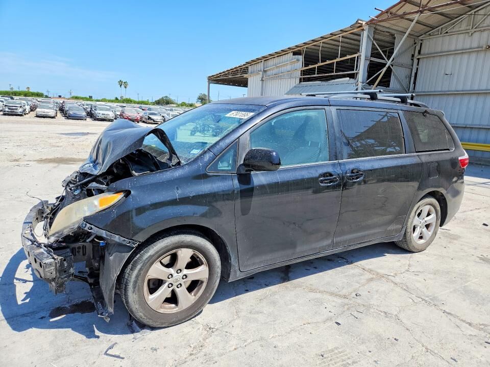 2015 TOYOTA Sienna