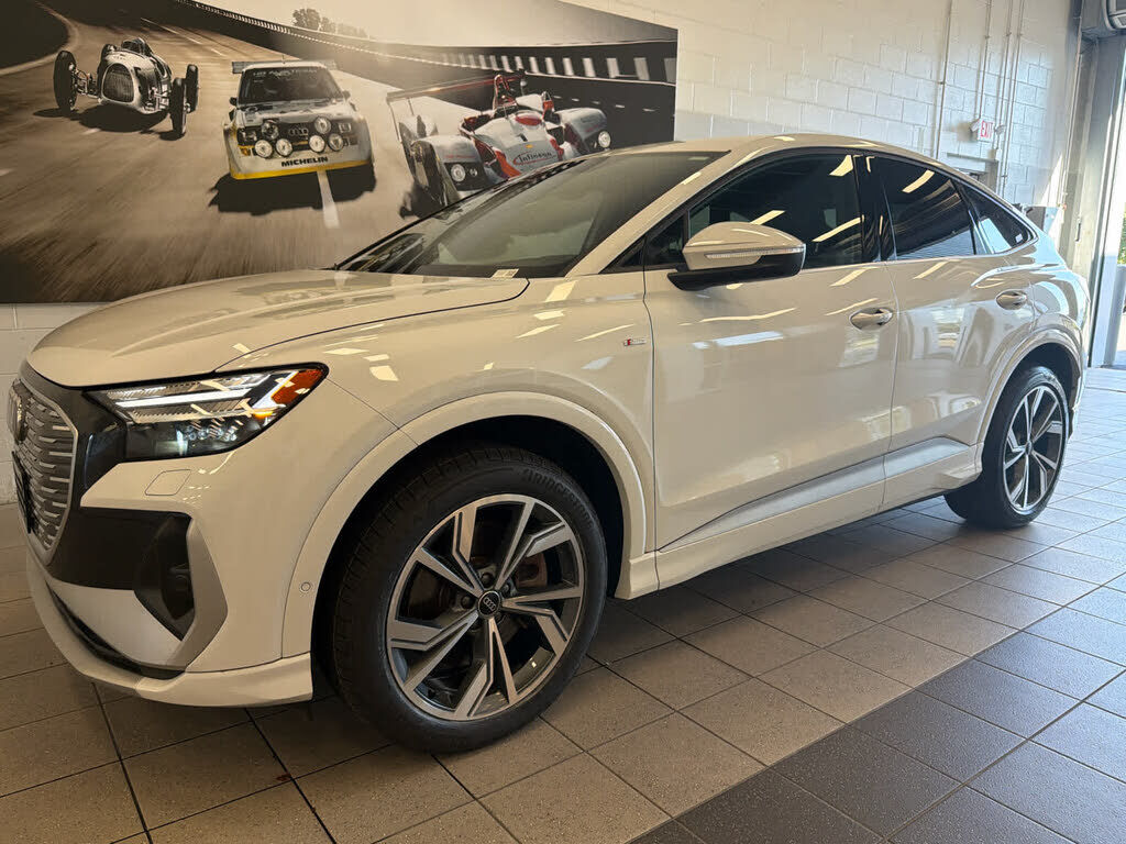 2023 AUDI Q4