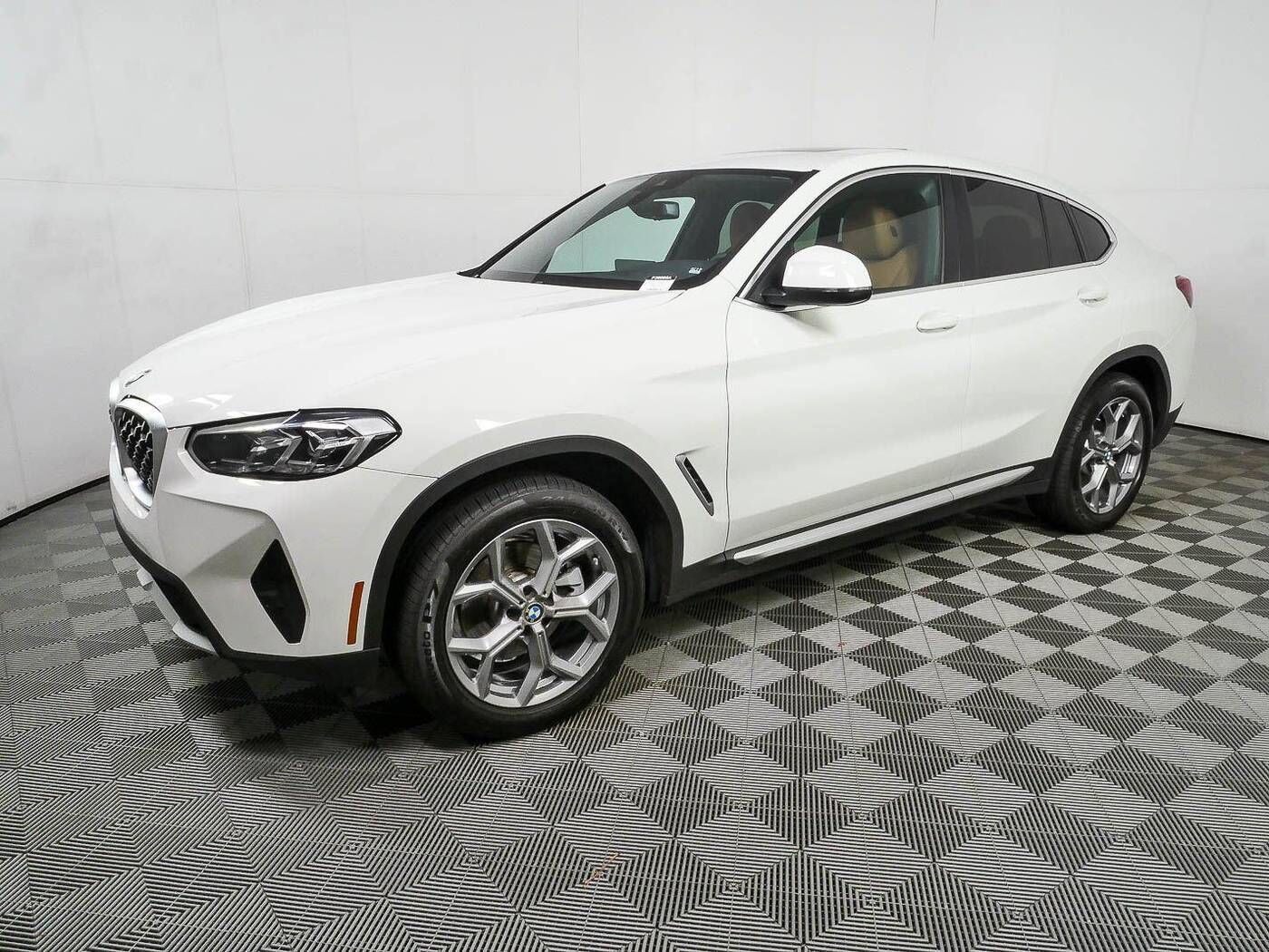 2025 BMW X4