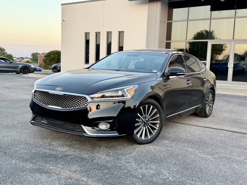 2017 KIA Cadenza