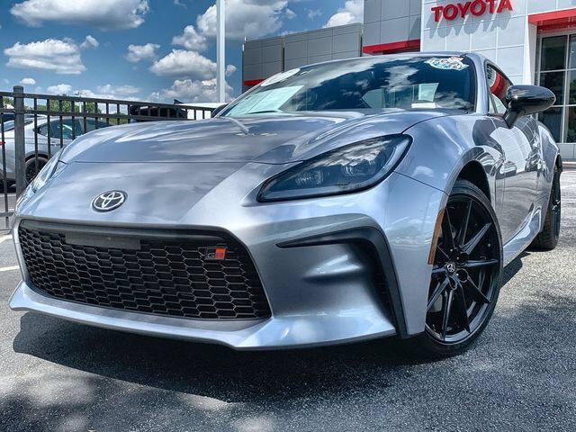 2025 TOYOTA GR86