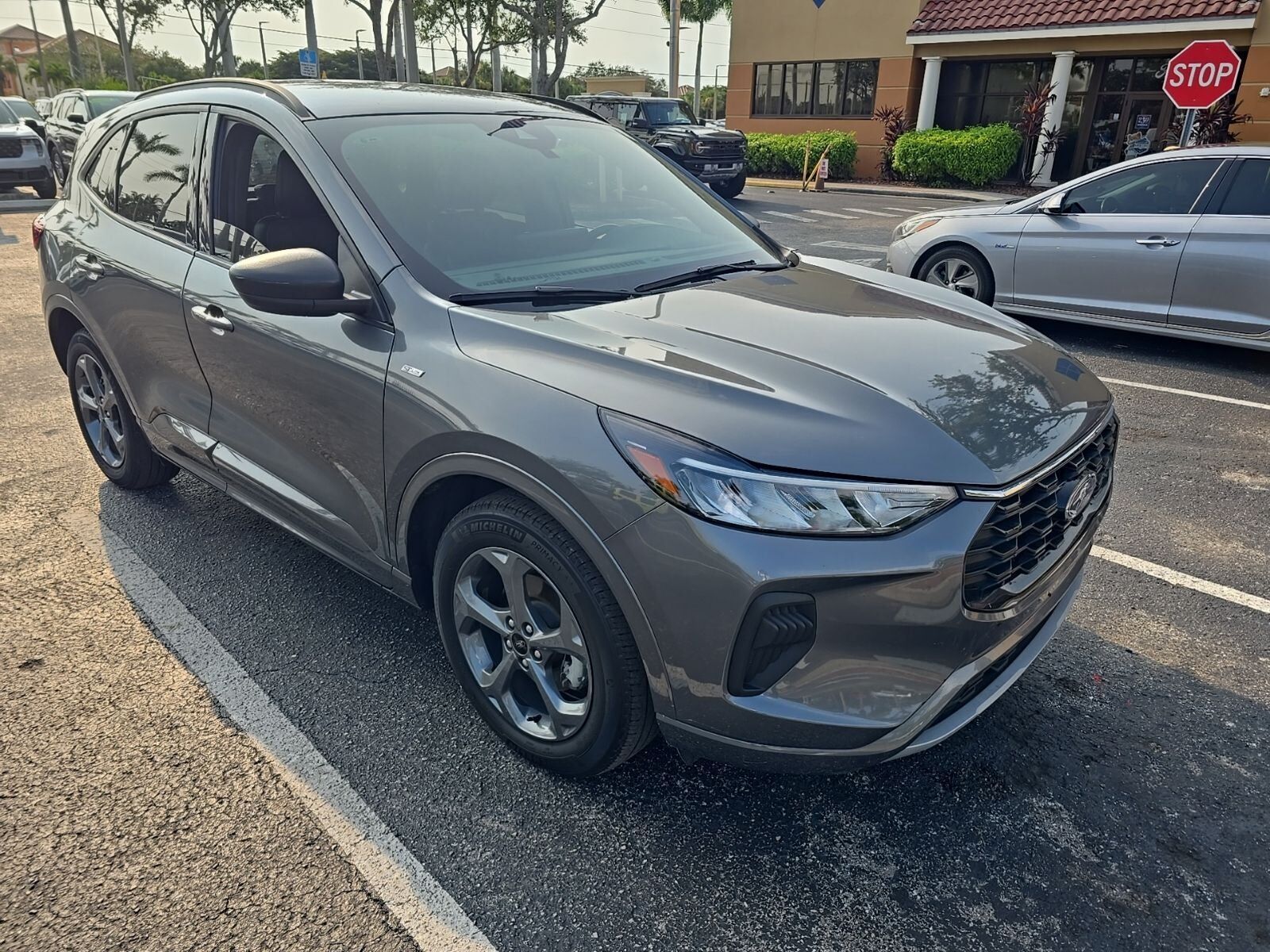 2024 FORD Escape
