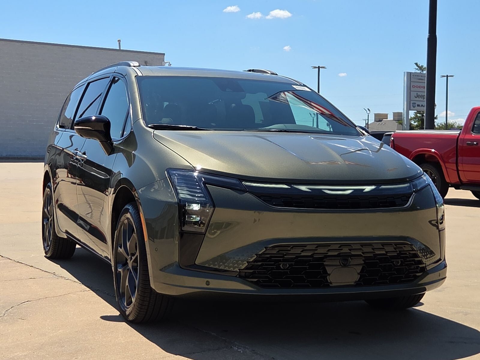 2027 CHRYSLER Pacifica