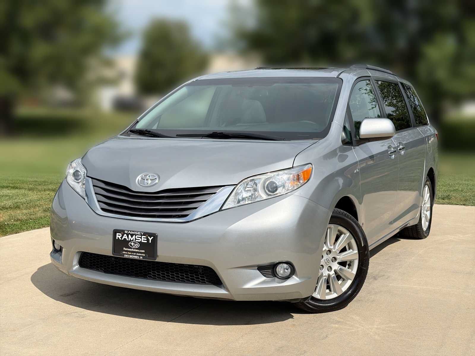 2017 TOYOTA Sienna