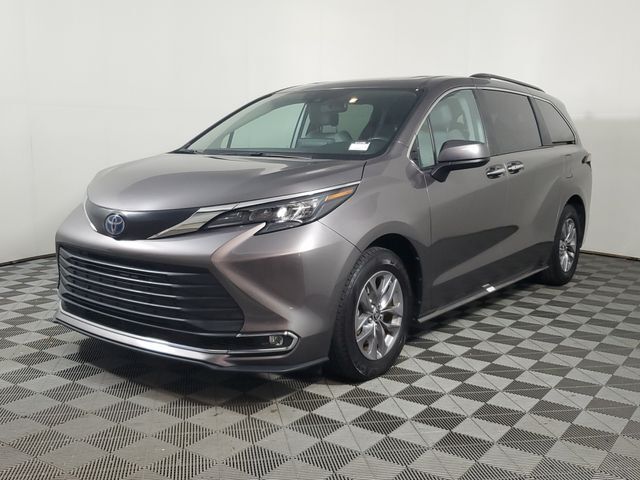 2024 TOYOTA Sienna