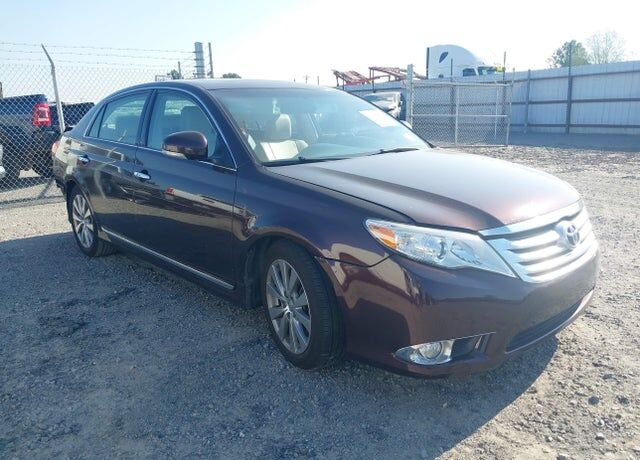 2012 TOYOTA Avalon