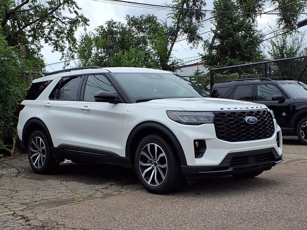 2025 FORD Explorer