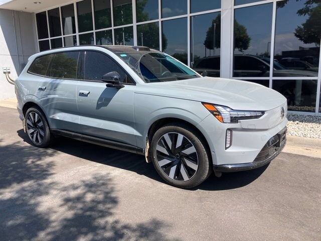 2025 VOLVO EX90