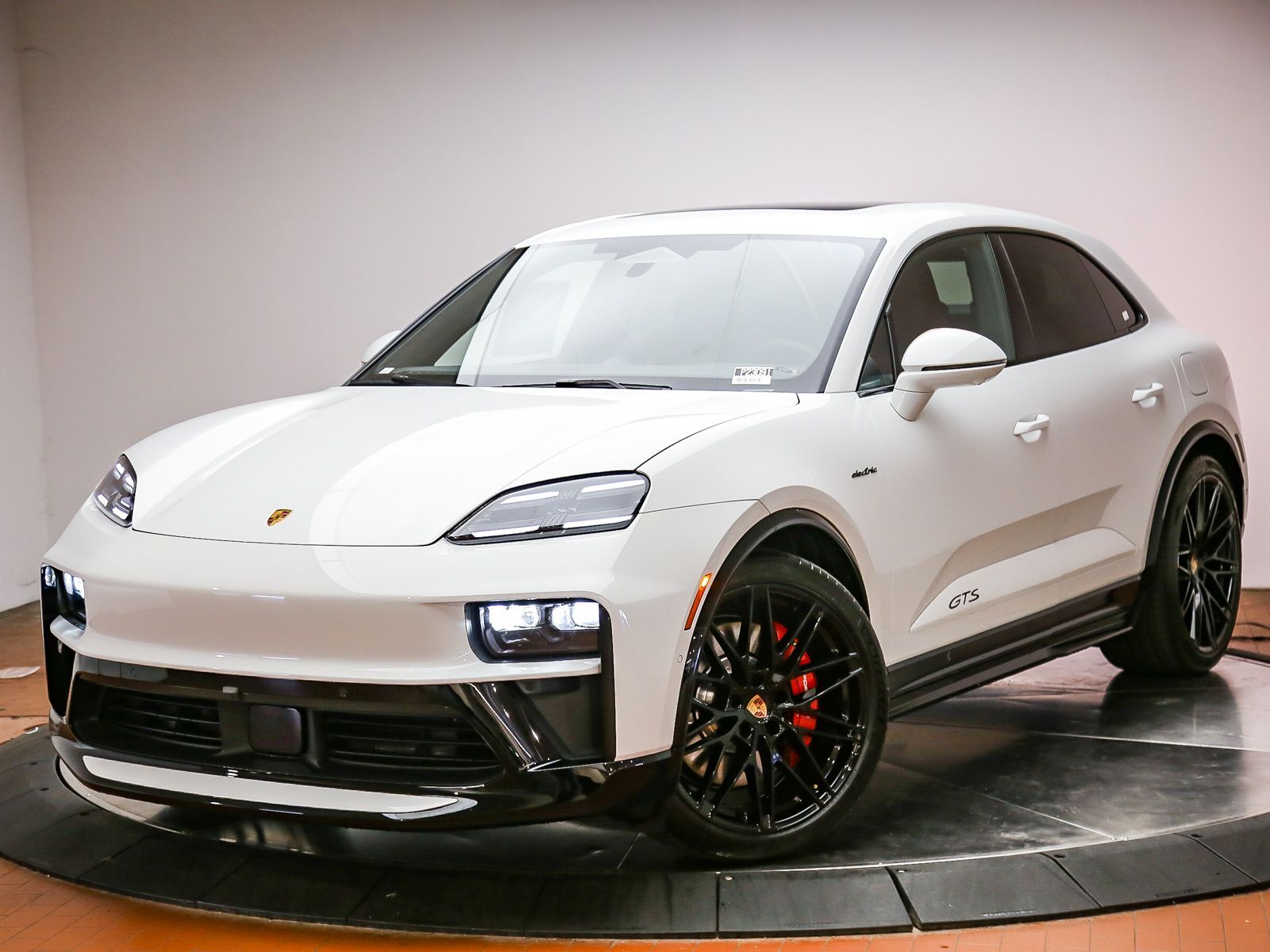 2026 PORSCHE Macan