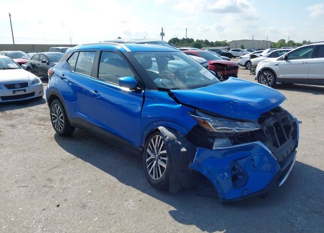 2021 NISSAN Kicks