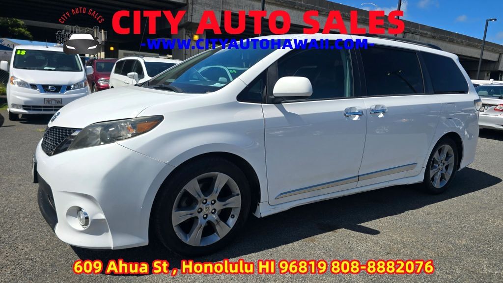 2013 TOYOTA Sienna