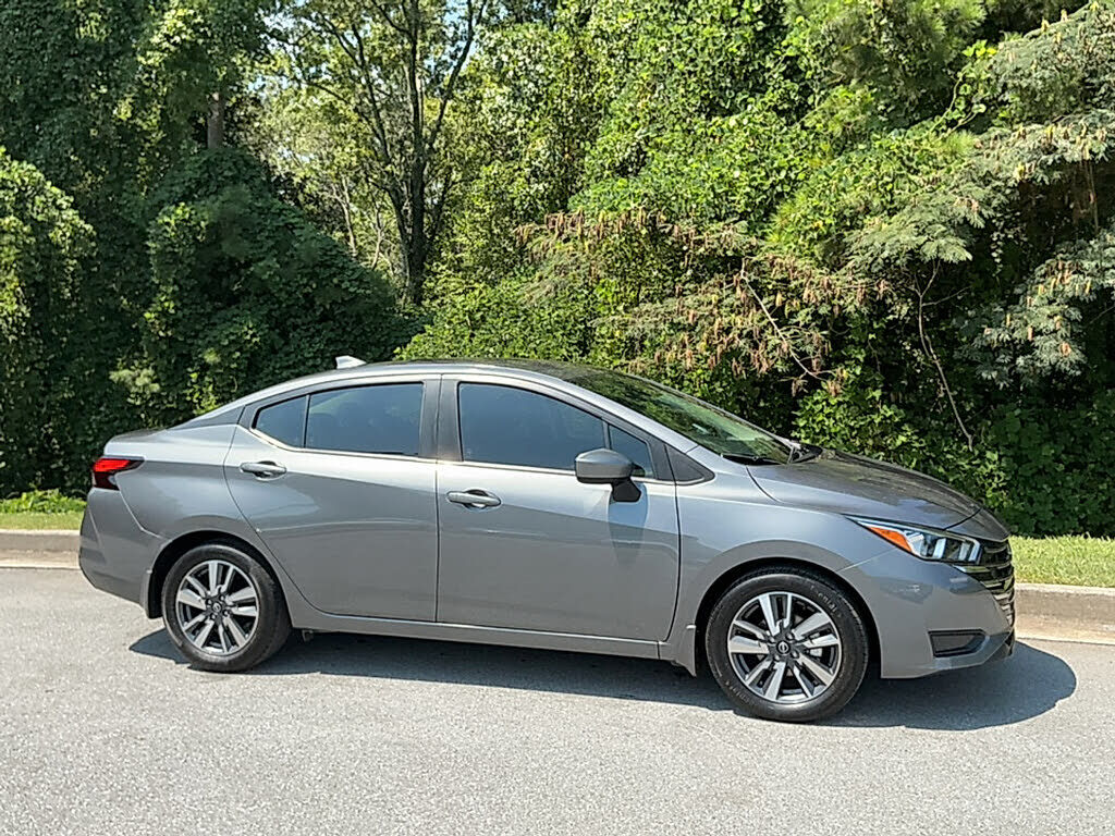 2024 NISSAN Versa