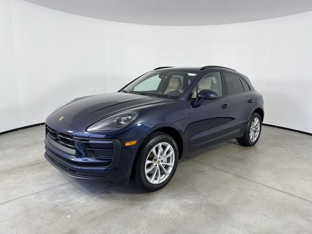2023 PORSCHE Macan