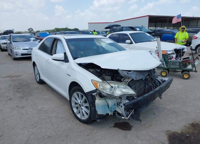 2013 TOYOTA Camry