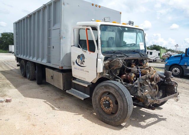 2000 FREIGHTLINER FL80