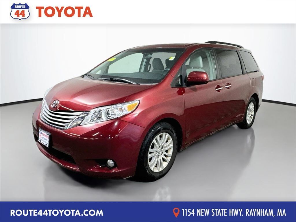 2017 TOYOTA Sienna