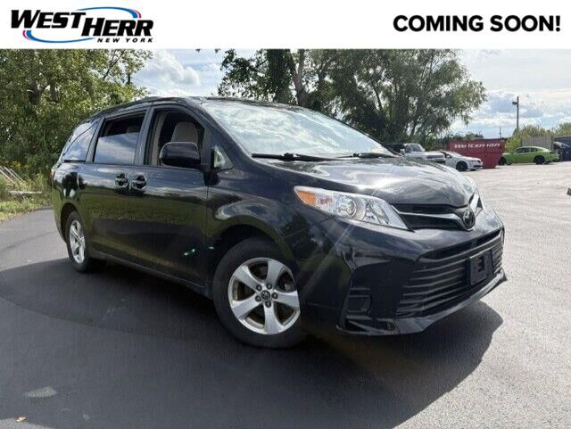 2019 TOYOTA Sienna