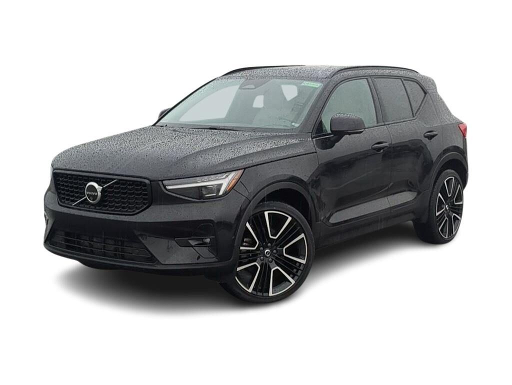 2024 VOLVO XC40