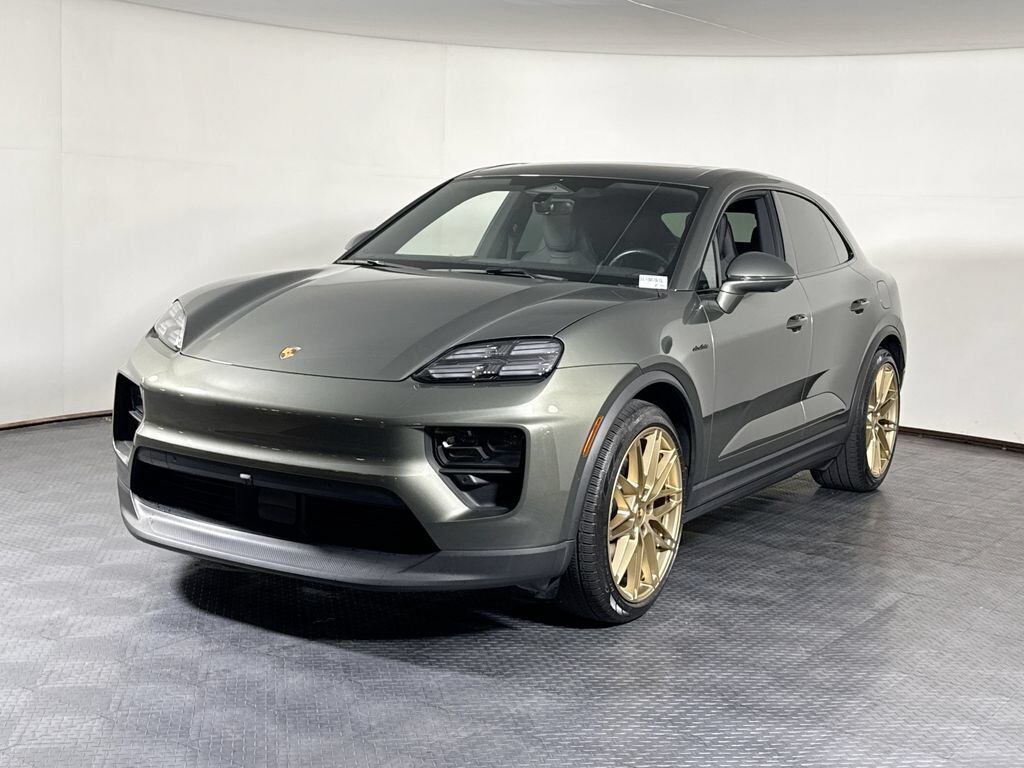 2025 PORSCHE Macan