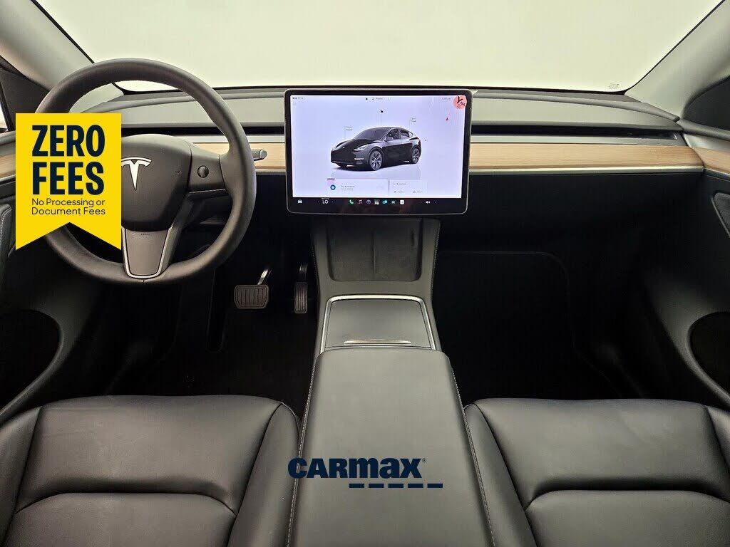 2025 TESLA Model Y