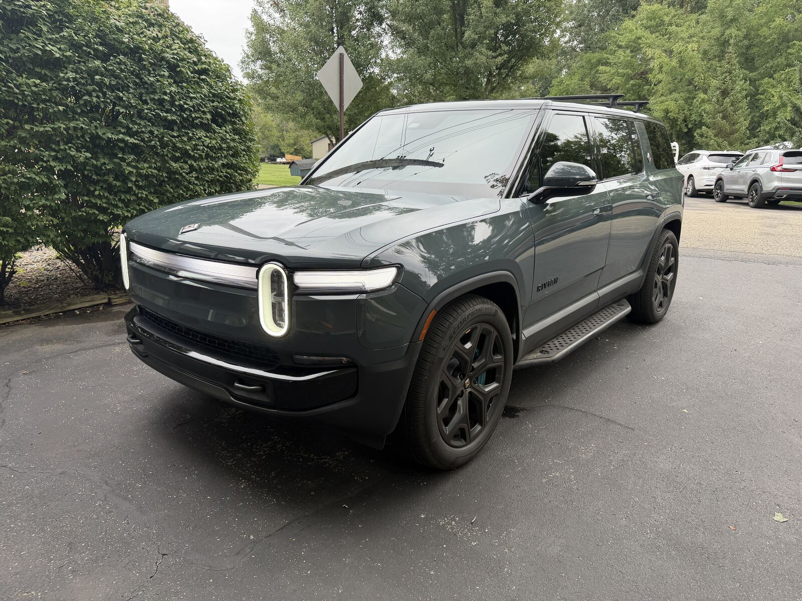 2026 RIVIAN R1S