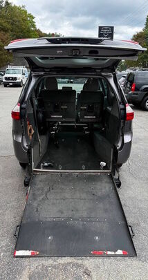 2017 TOYOTA Sienna