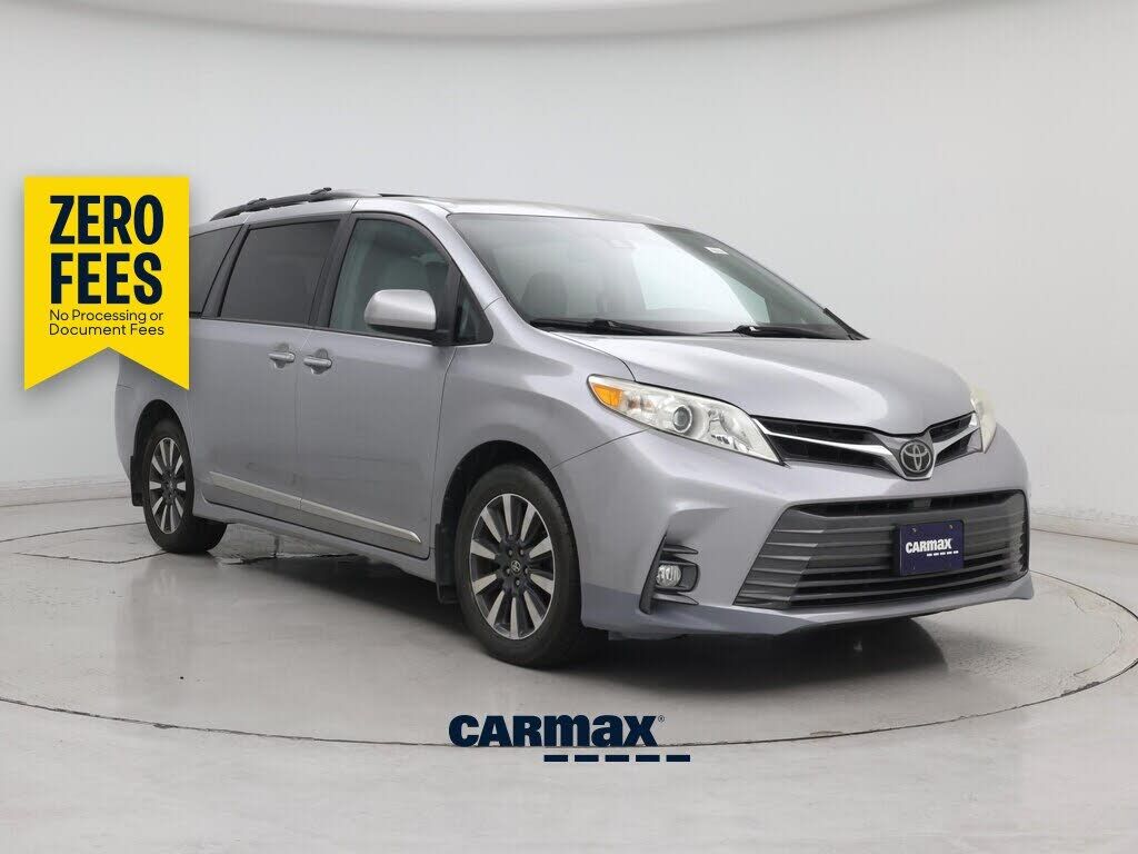 2018 TOYOTA Sienna