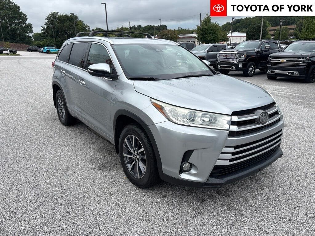 2017 TOYOTA Highlander
