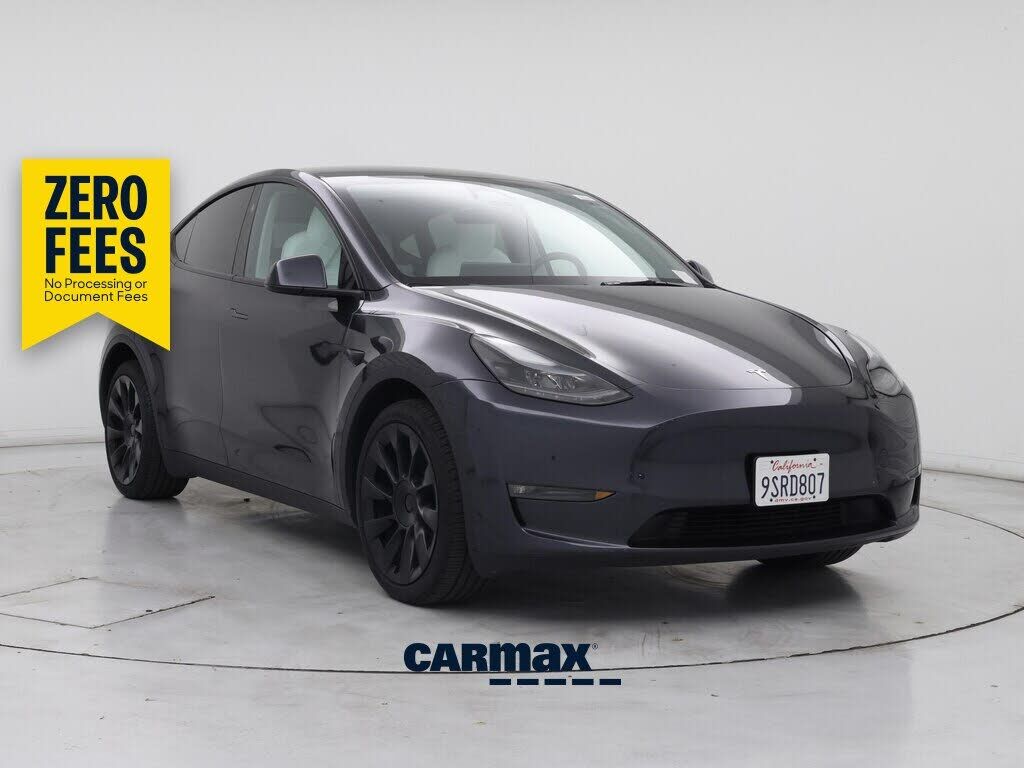 2025 TESLA Model Y